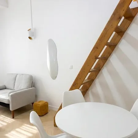 Centre Apartment *